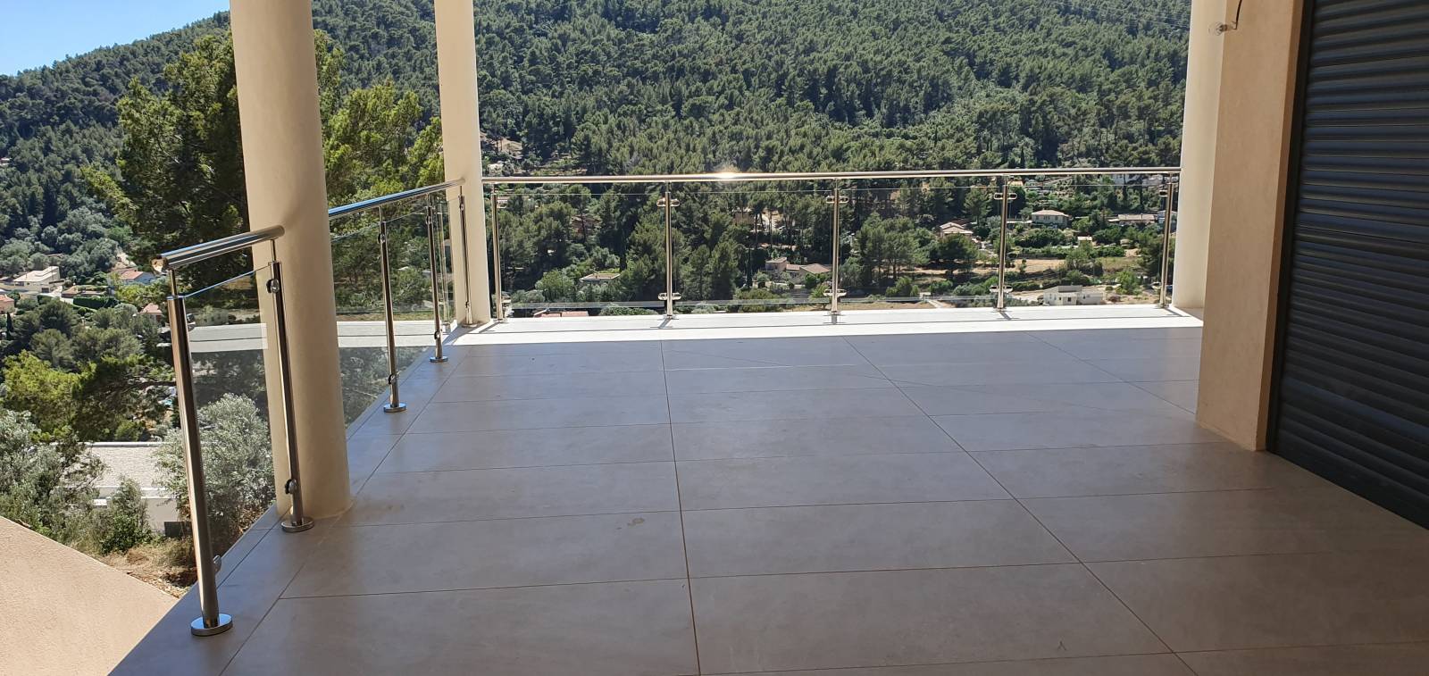 Garde corps en verre pour conserver la vue à La farlède