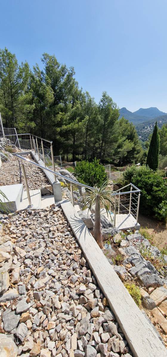 SHM 83, votre entreprise spécialisée dans la fabrication et l'installation de garde-corps sur-mesure à La Garde