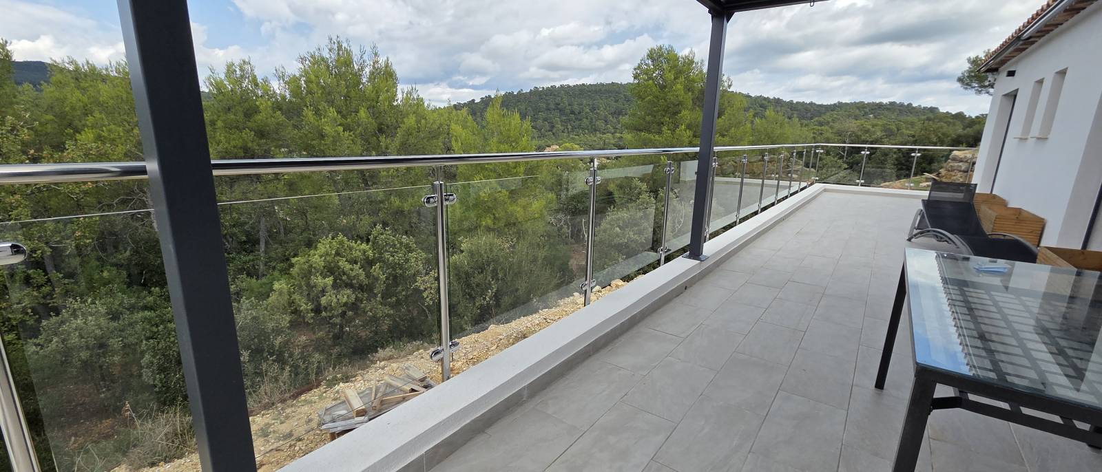 Élaboration de parapet moderne à Cuers 