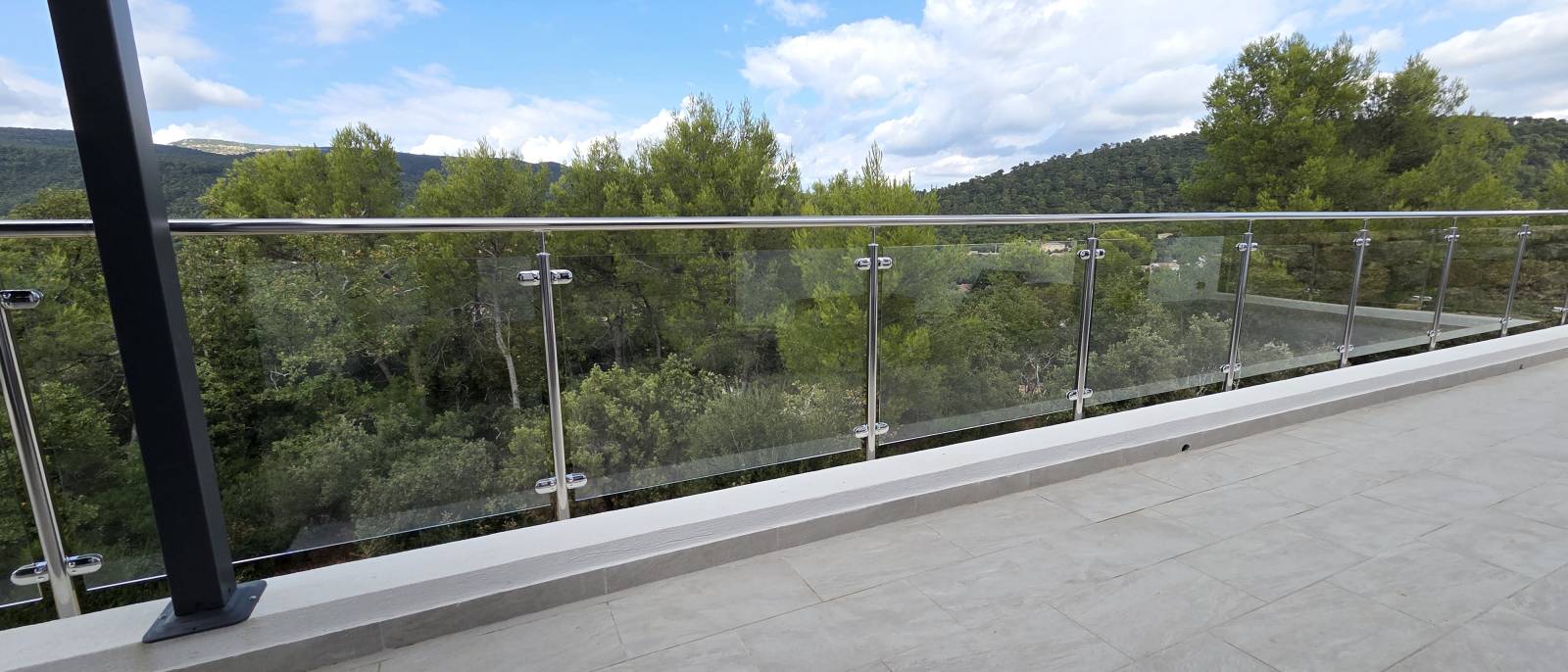 Pose de délimitation de balcon au Cannet