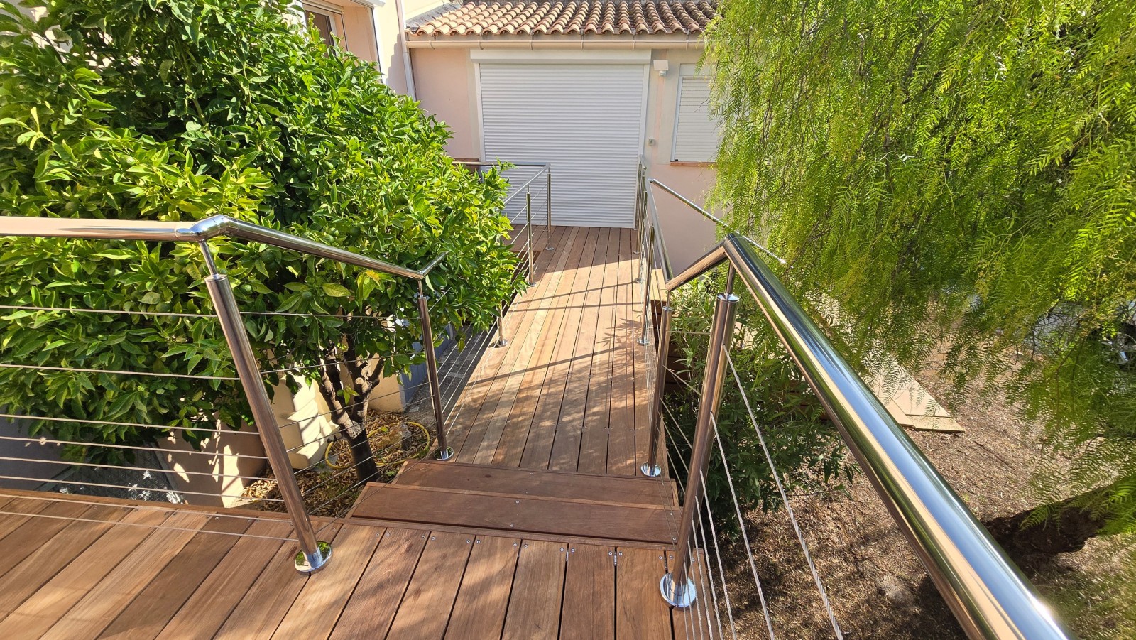 Vue d’ensemble de l’installation à Sanary-sur-Mer.