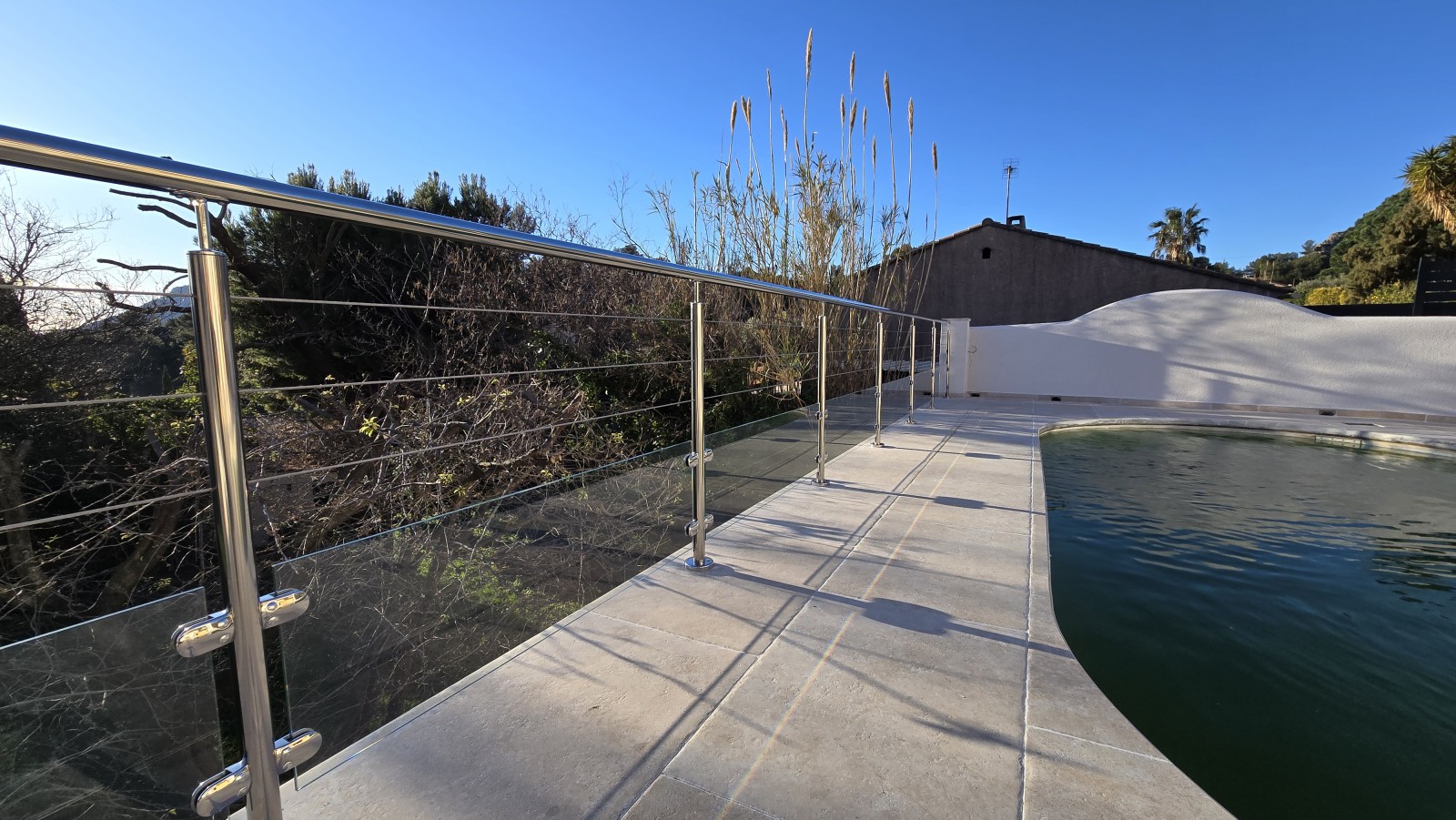 Sécurisez votre terrasse avec notre garde-corps à Sanary-sur-mer