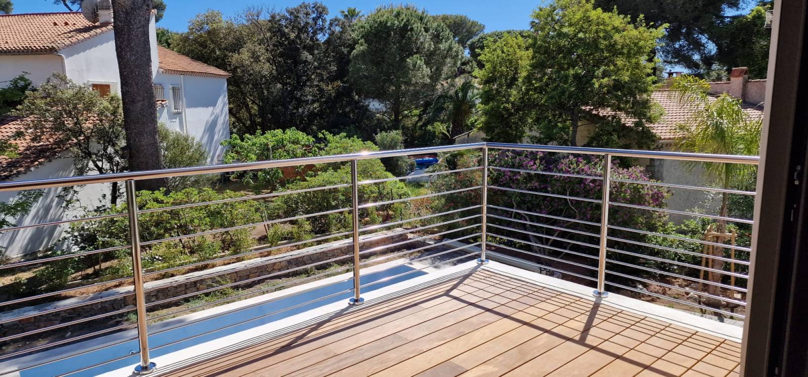 Sécurisation d'une terrasse sur une villa rénovée dans la région varoise