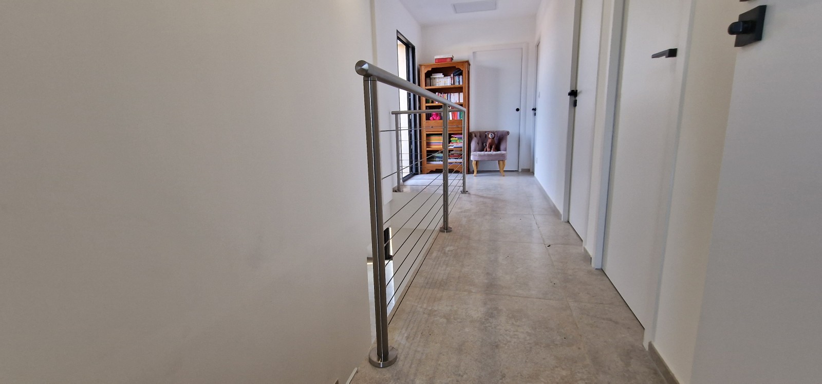 Installation d'un garde-corps en inox brossé et câbles à Toulon avec SHM