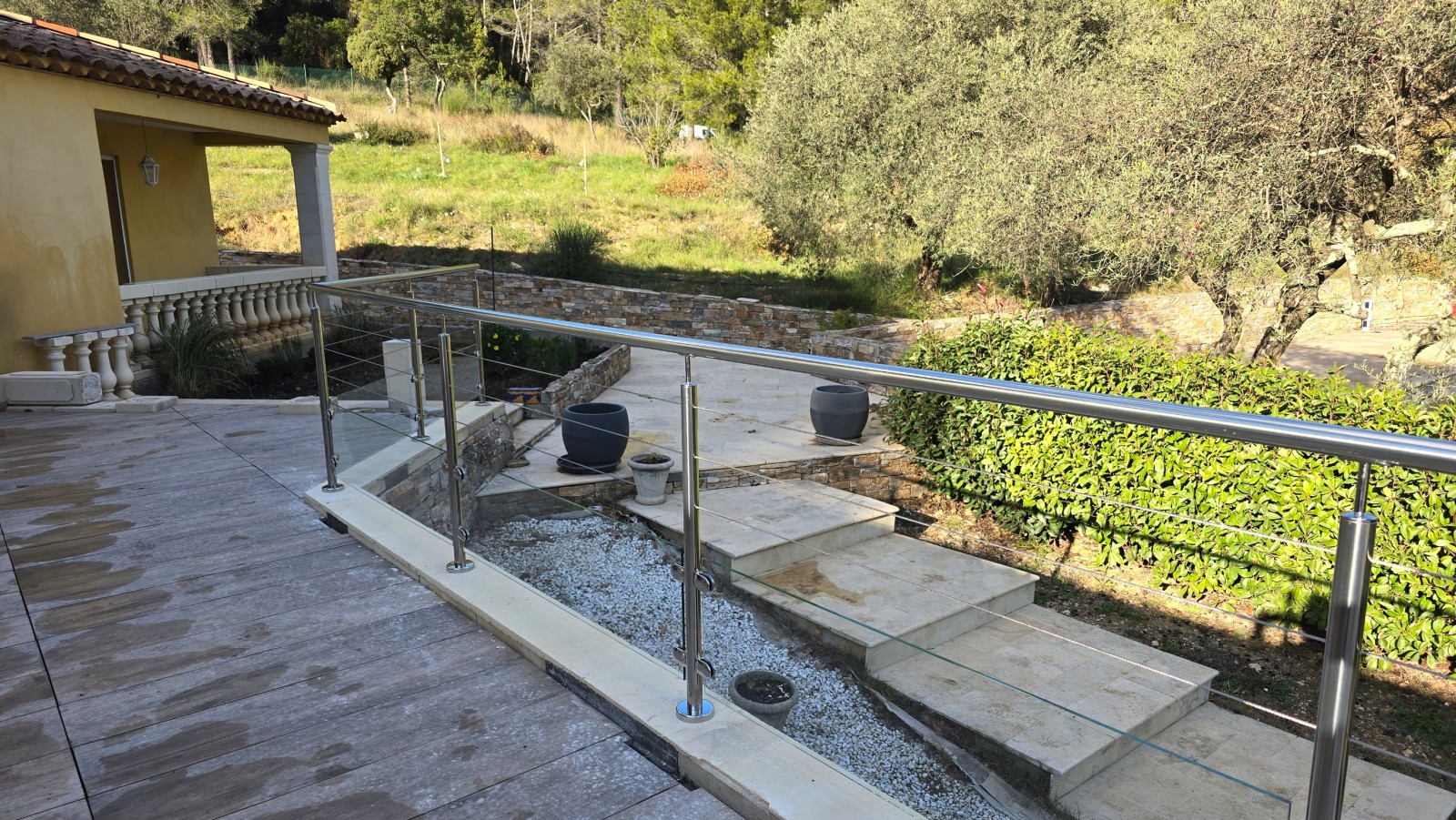 Protection élégante pour terrasses et balcons à Puget-Ville par SHM