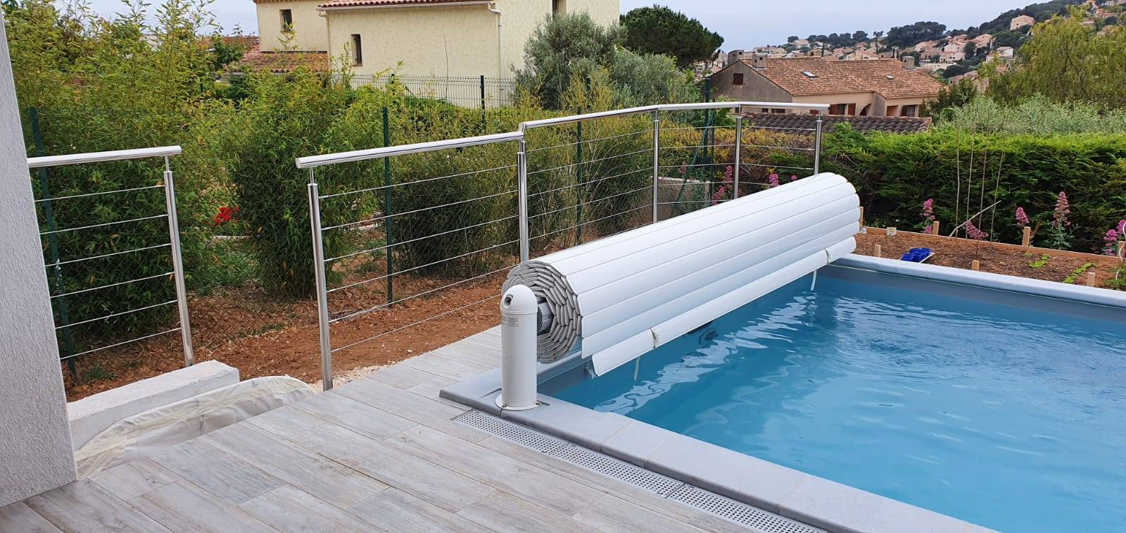 Garde-corps inox/câble sur une terrasse à Hyères dans le Var