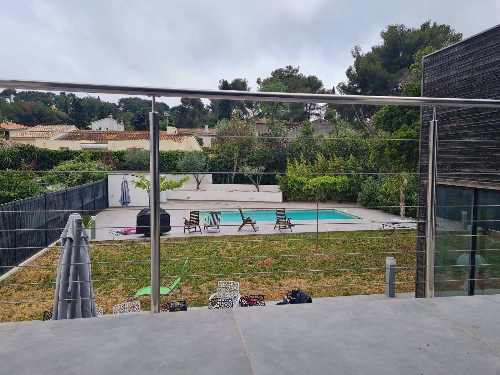 Garde-corps à l'anglaise pour optimiser une terrasse à Toulon