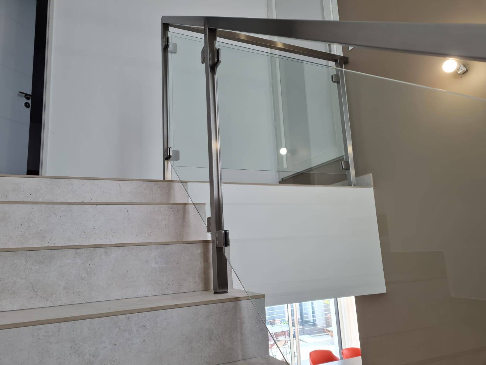 Coût  d'un garde-corps pour escalier inox verre à Solliès-Pont