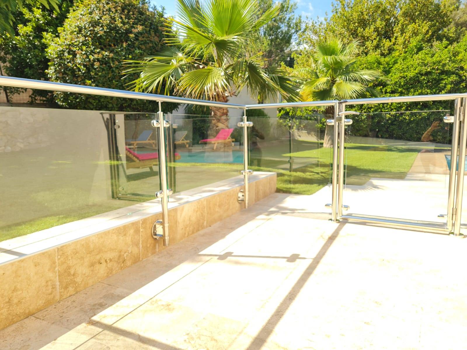 garde-corps en inox poli à la Crau