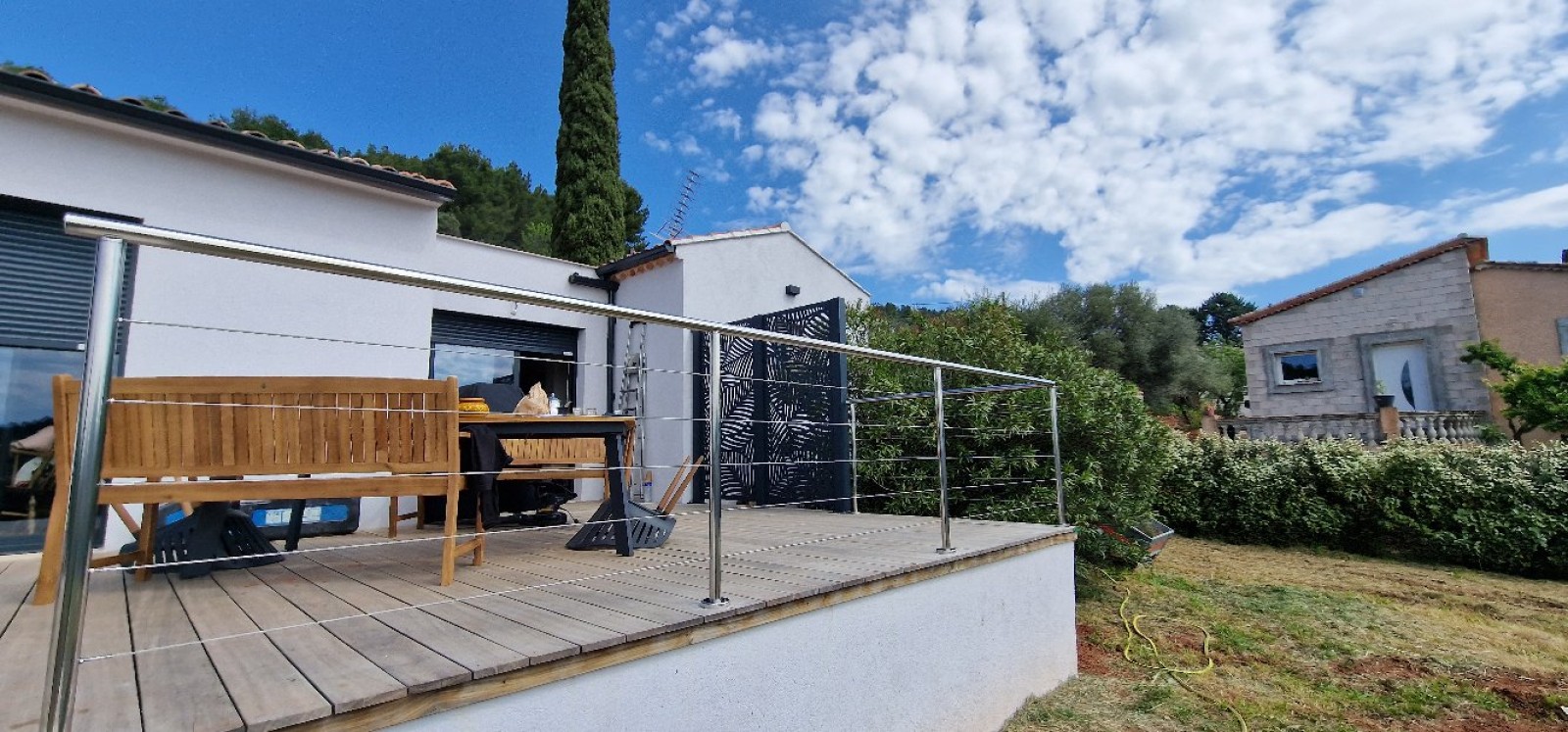 Nouveau chantier de garde-corps en inox poli et câbles à La Crau : une réalisation signée SHM