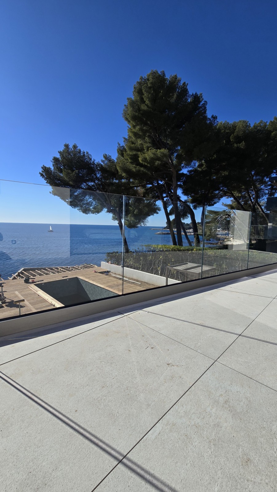 Transparence et sécurité pour vos terrasses et balcons