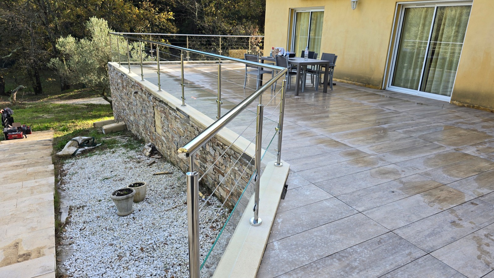 Garde-corps design et durable pour maisons et appartements à la Garde par SHM
