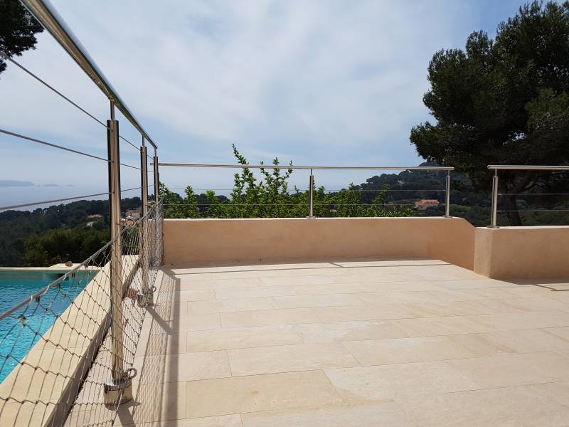 Notre zone d'activité pour ce service Sécuriser un balcon avec une balustrade extérieure à Toulon dans le Var