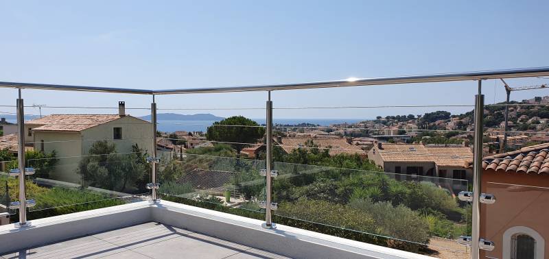 garde corps inox câble et verre à Toulon