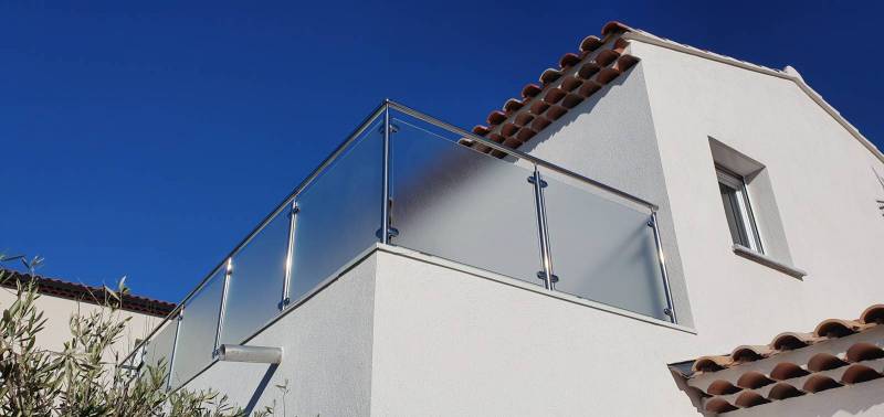 Garde-corps en inox pour maison neuve dans le Var à Toulon