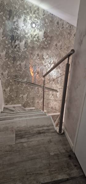 Sécurisation d'un escalier intérieur sur-mesure en inox brossé à Toulon