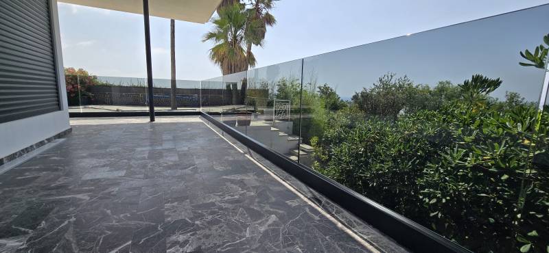 Montage de garde-corps sur mesure à Toulon 