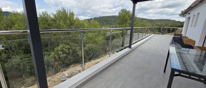 Élaboration de parapet moderne à Cuers 