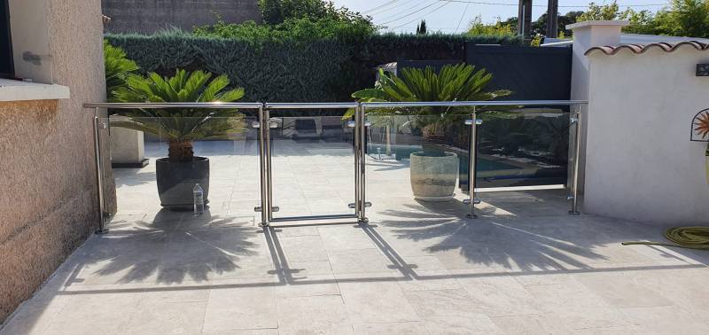 Rambarde en inox poli avec câbles à Hyères