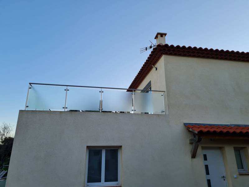 Notre zone d'activité pour ce service Prix pour la construction et la pose d'un garde-corps pour balcon d'une maison à Hyères-les-Palmiers 83400