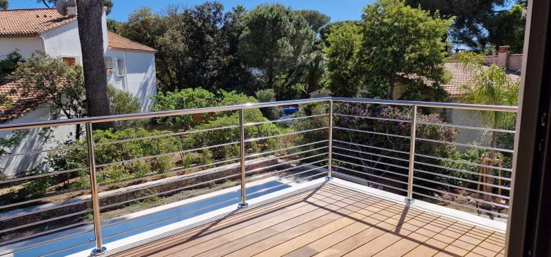 Sécurisation d'une terrasse sur une villa rénovée dans la région varoise