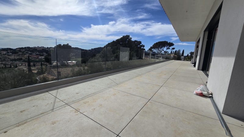 Alliez sécurité et esthétique avec un garde-fou sur mesure à La Garde