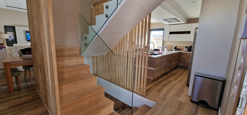 Sublimez et sécurisez votre intérieur avec nos garde-corps en verre et escaliers sur-mesure à Hyères