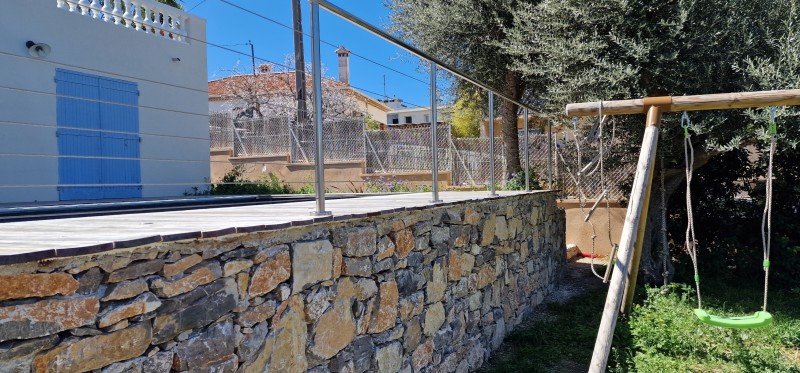 Garde-corps en inox poli et câbles à Sanary-sur-Mer : sécurité et esthétique avec SHM