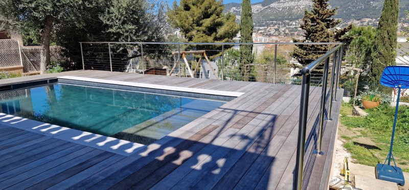 Garde-corps en inox poli et câbles à Sanary-sur-Mer : sécurité et esthétique avec SHM