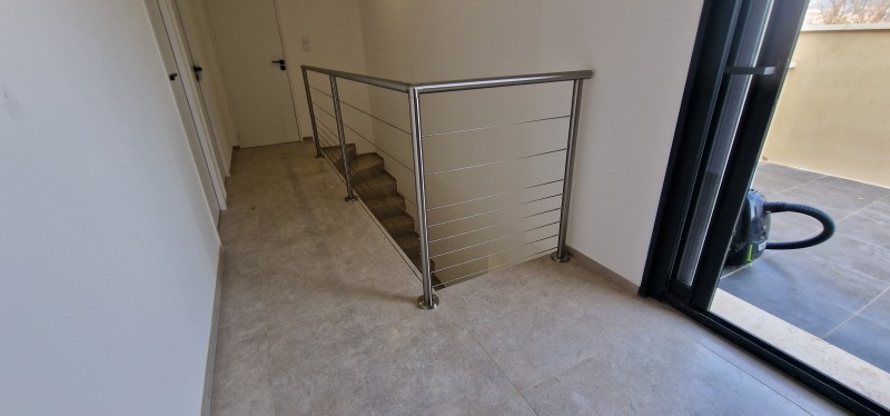 Installation d'un garde-corps en inox brossé et câbles à Toulon avec SHM