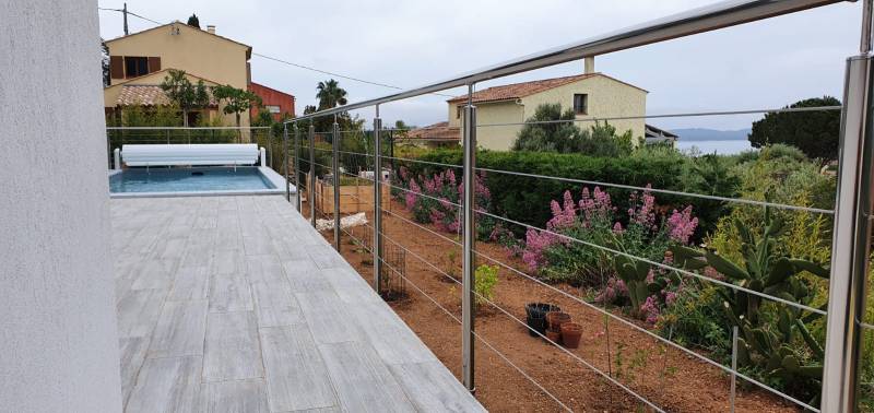 Garde-corps fixé au mur à l'anglaise pour une terrasse àà Hyères 83400