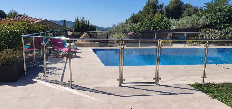Garde-corps inox/verre pour piscine à La Cadière d'Azur