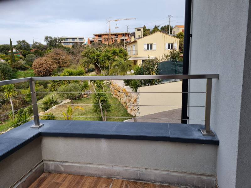 Garde-corps en inox brossé Toulon Ouest dans le Var