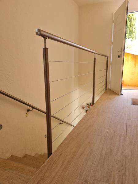 Garde-corps inox brossé à câbles sur Hyères 83400