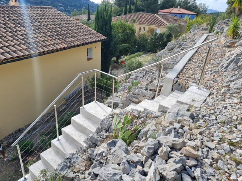 Inox poli à Solliès Toucas