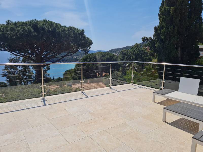 Garde-corps moderne à Bormes 