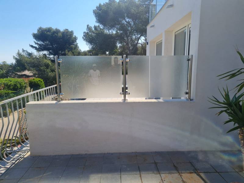 Brise vue en verre imprimé à la Valette du Var
