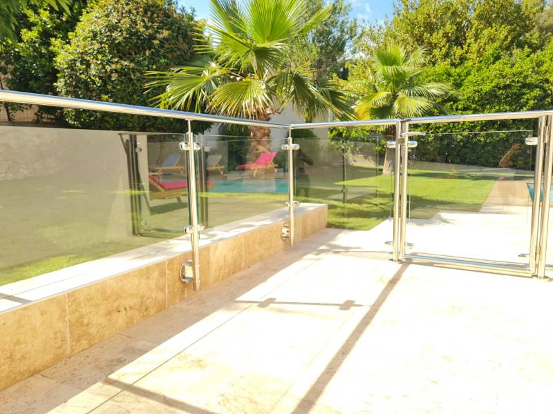 garde-corps en inox poli à la Crau