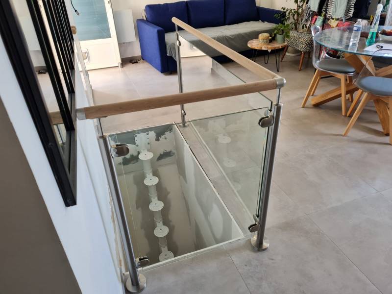 Garde-corps en verre à la Garde