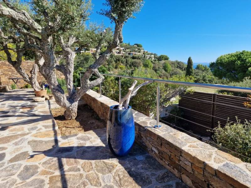 Sécurisez votre terrasse avec un garde-corps sur-mesure signé SHM