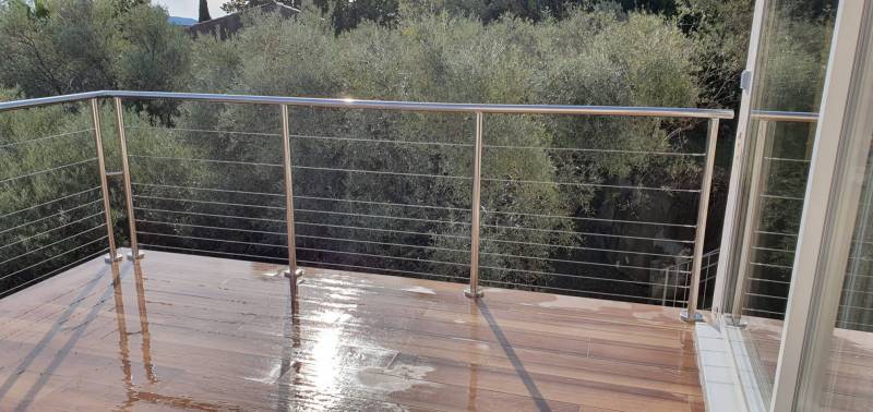Rambarde en inox pour sécuriser une terrasse à La Farlède