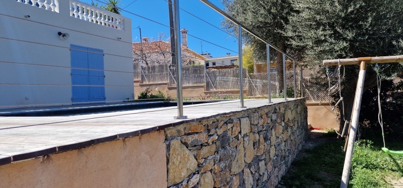 Garde-corps en inox poli et câbles à Sanary-sur-Mer : sécurité et esthétique avec SHM