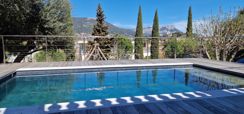 Garde-corps en inox poli et câbles à Sanary-sur-Mer : sécurité et esthétique avec SHM